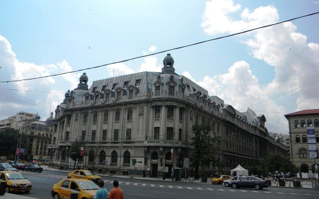 Palatul Universității din București, Piața Universității