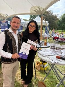 Ghidul tinerilor români din diaspora pentru studii în România, diseminat la Salonul Toamnei Românești din Belgia (4)